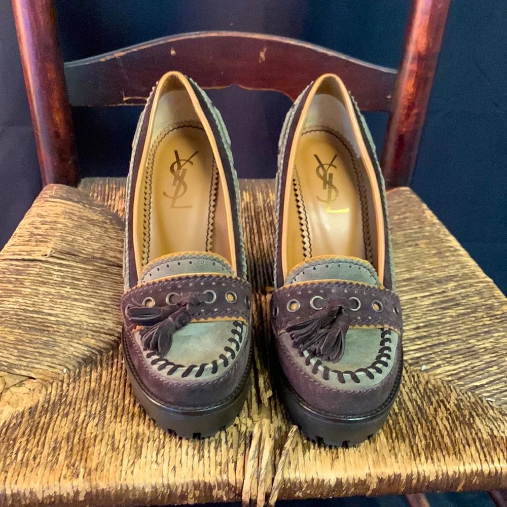 Yves Saint Laurent Diane 90 Moccasin suede pumps - Picture 2 of 6